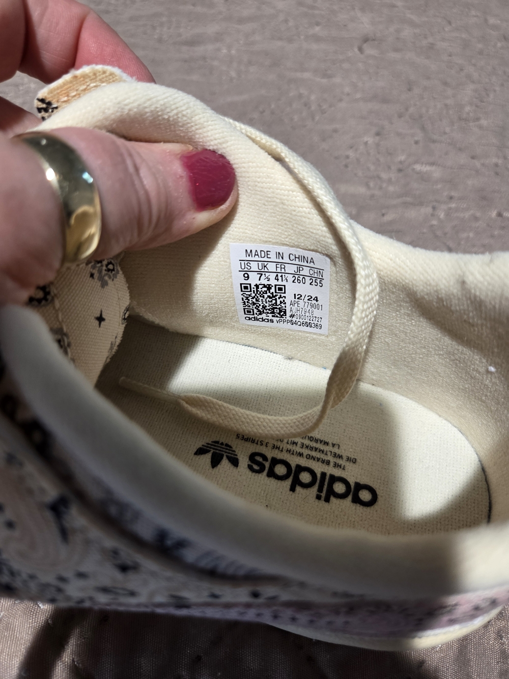 New Women's Adidas 84 CL Low Sneakers - Picture 7 of 9